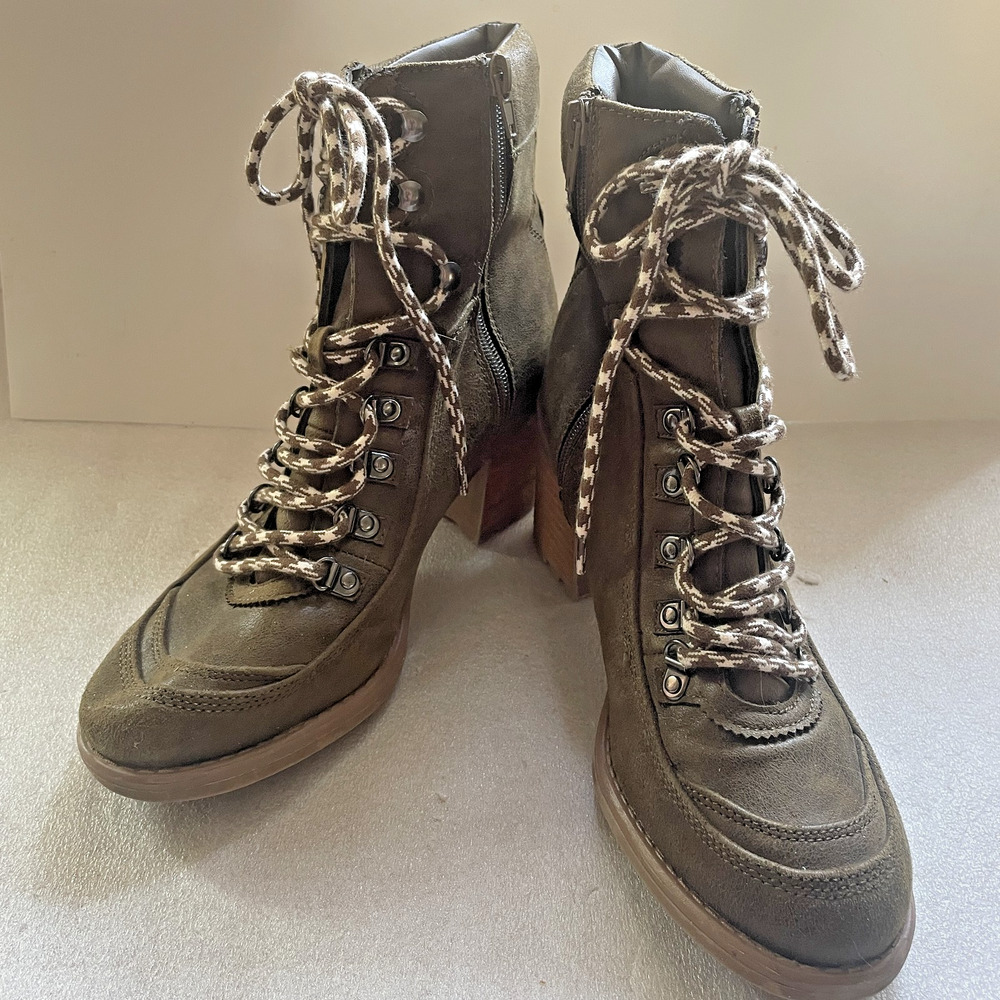 Carlos by Carlos Santana Boots Women 9.5M Lace Up Chunky Heeled Shoes‎ Lug Sole